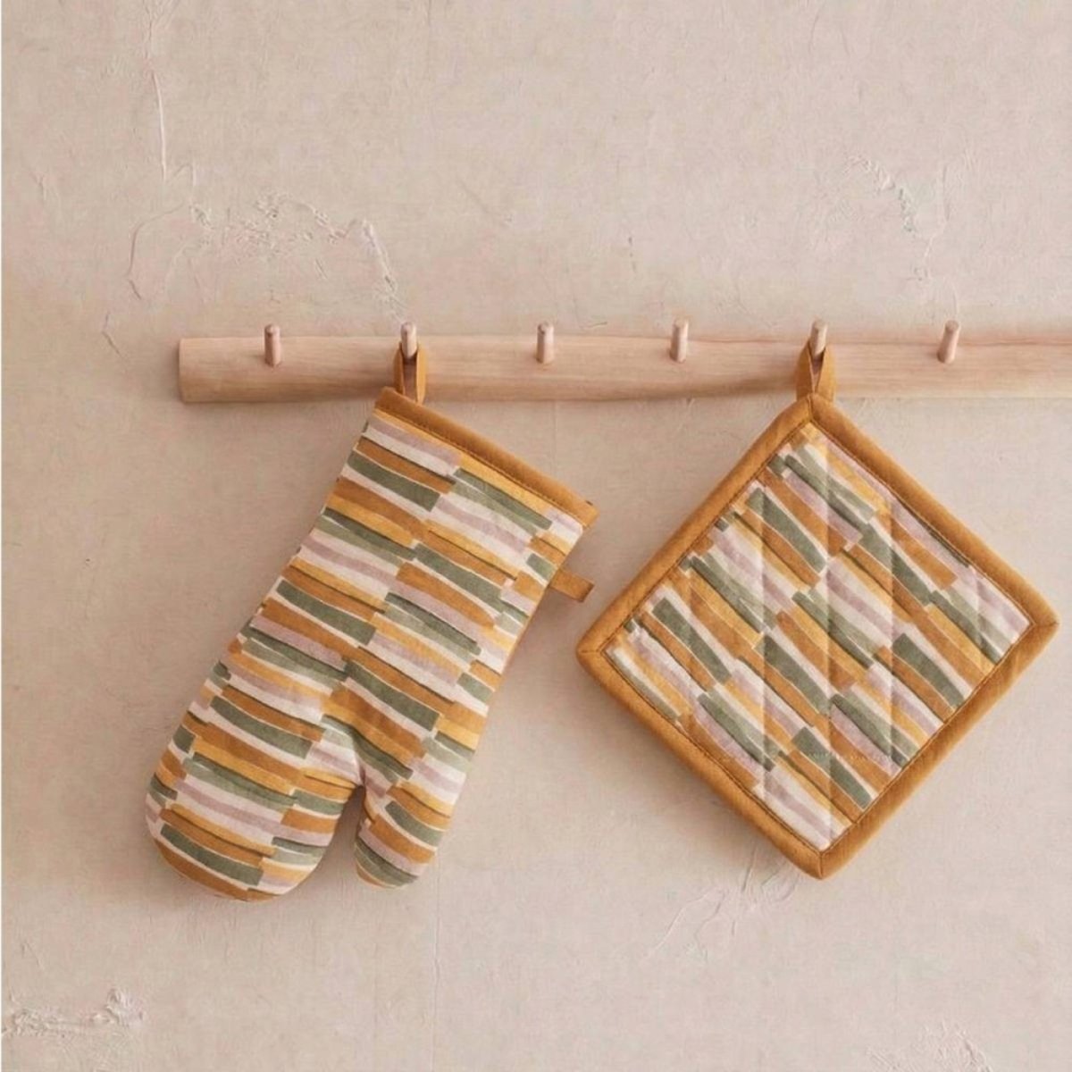 Set gant + manique motifs géométriques jaune, ORNAMI