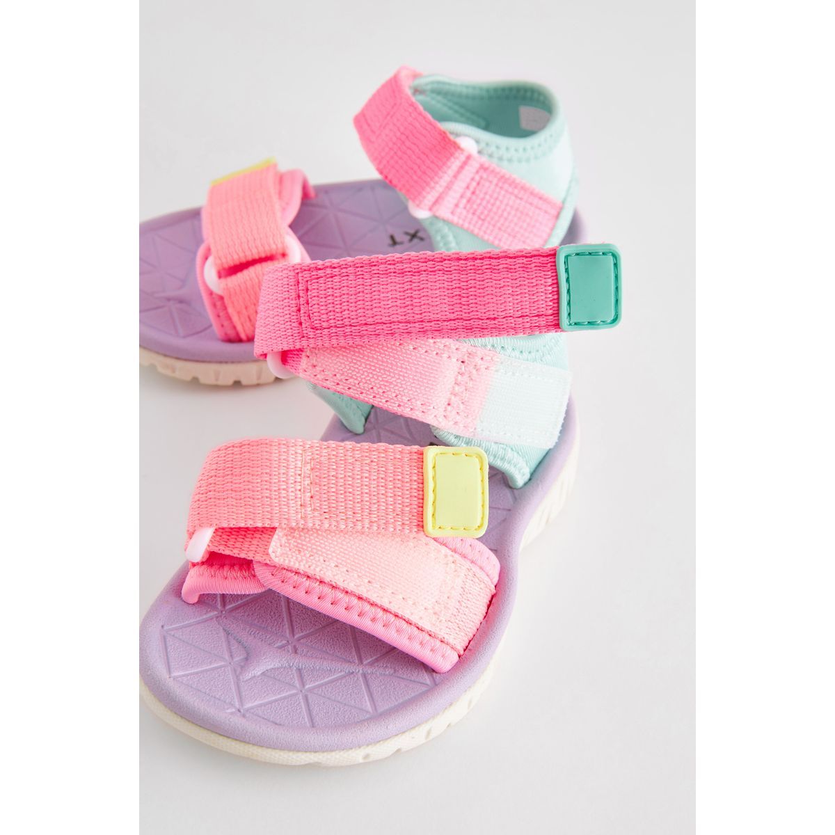 Sandales trekker confortables à scratch rose/violet, NEXT