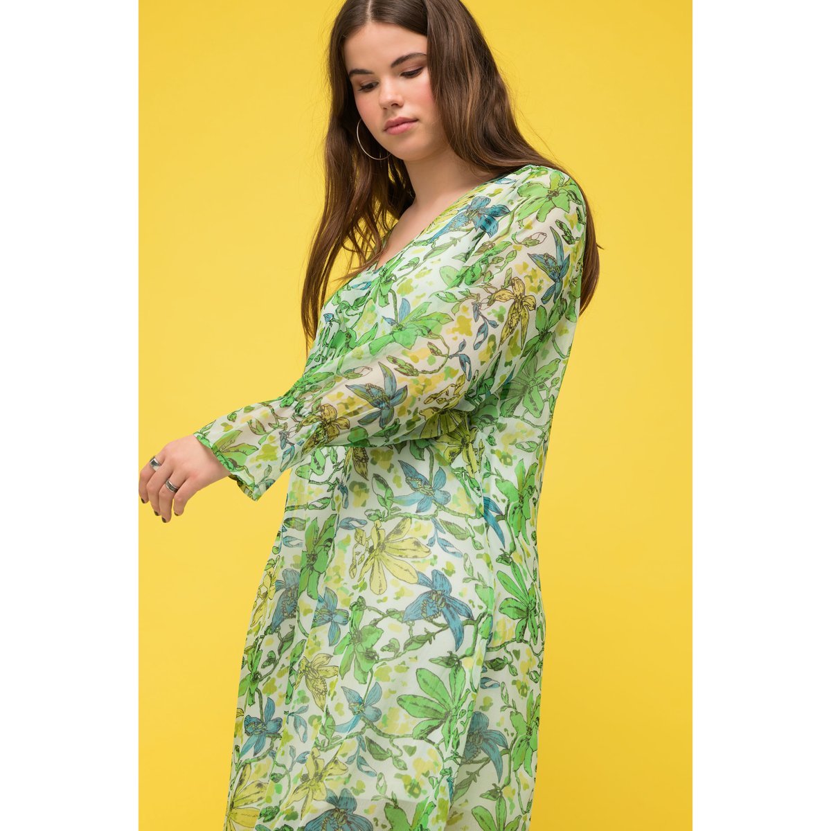 Robe maxi trapèze en mousseline. Imprimé vert clair, STUDIO UNTOLD
