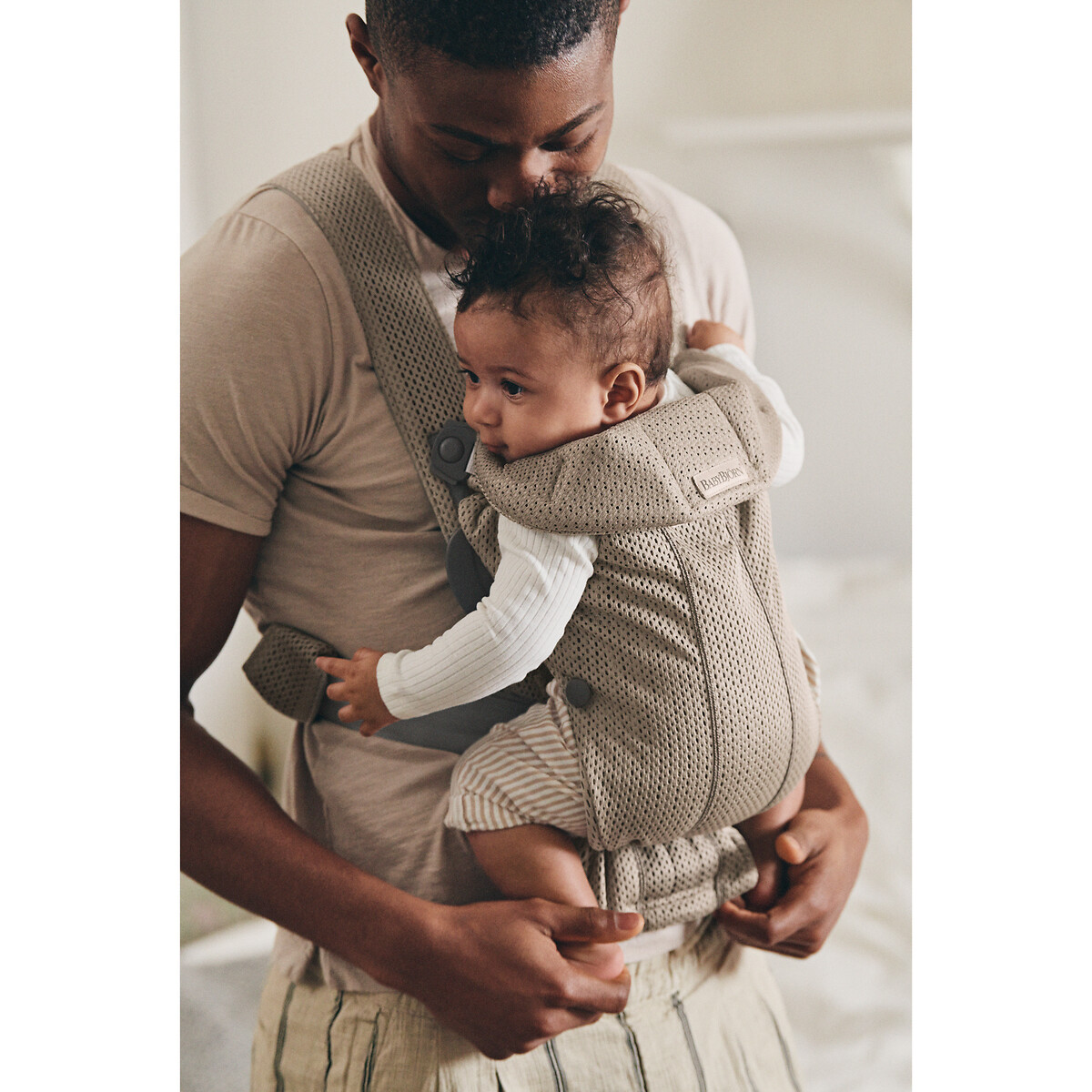 Porte bébé mini mesh 3D gris beige, BABYBJORN