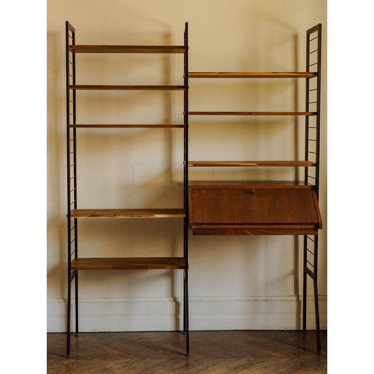 Bibliothèque modulable en bois et métal noir Madeleine N°751 - Bon état bois foncé, DEBONGOUT