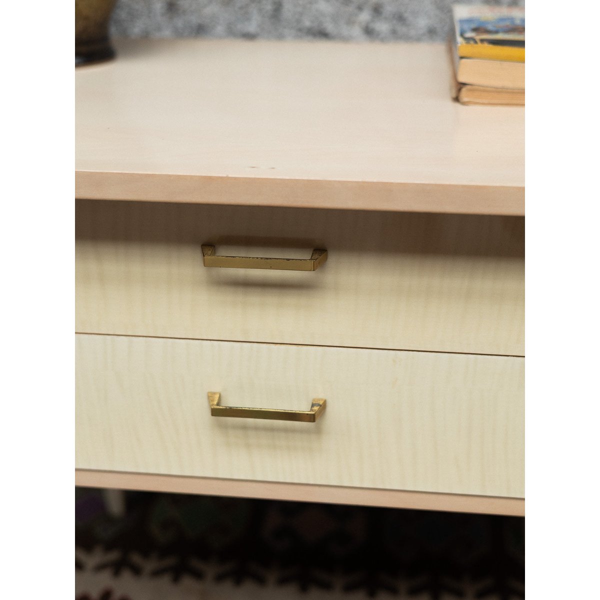 Paire de tables de chevets épurées Maïa N°1529 - Bon état beige, DEBONGOUT