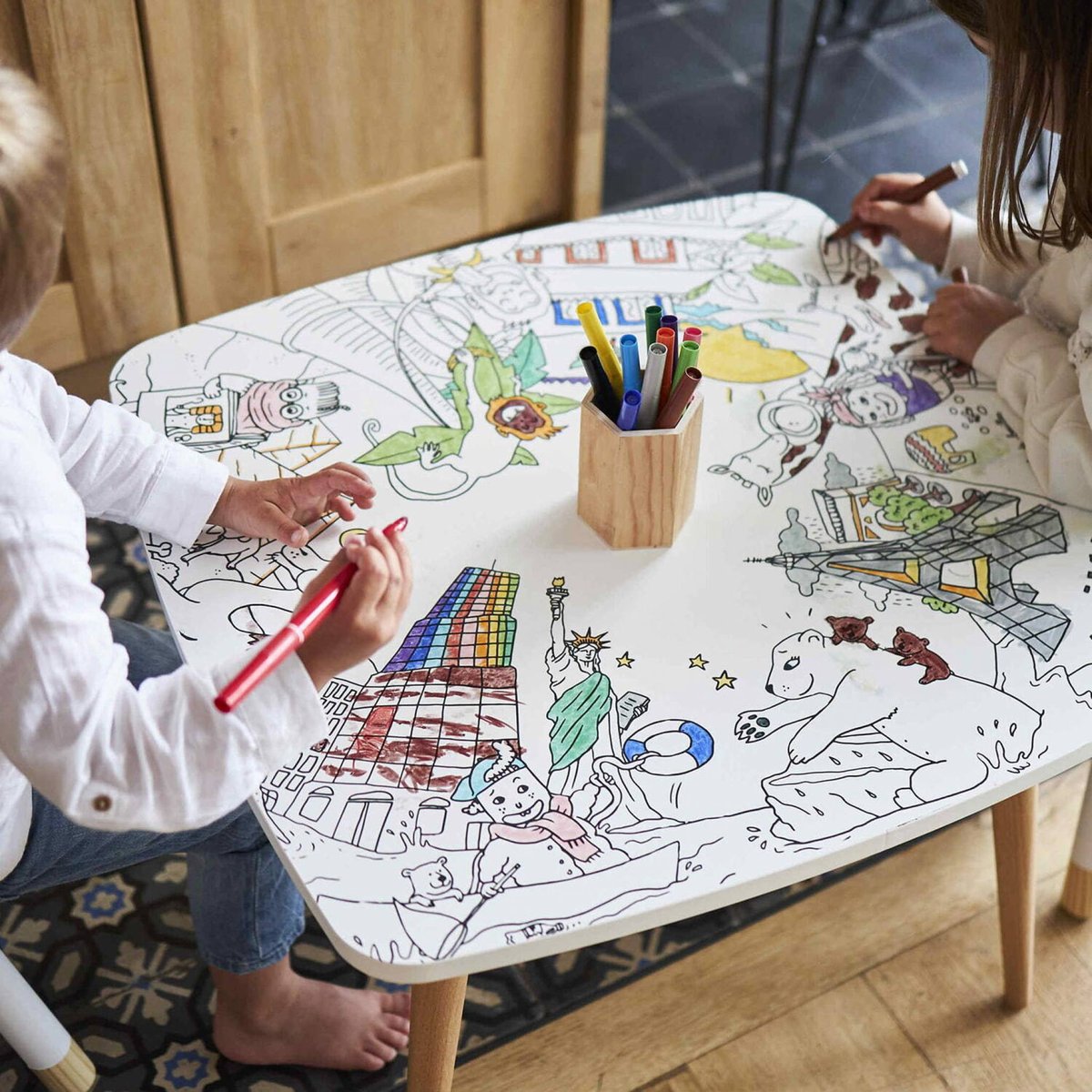 Table à colorier enfant COLORITABLE 60CM AVEC 8 FEUTRES couleur unique, SWEEEK