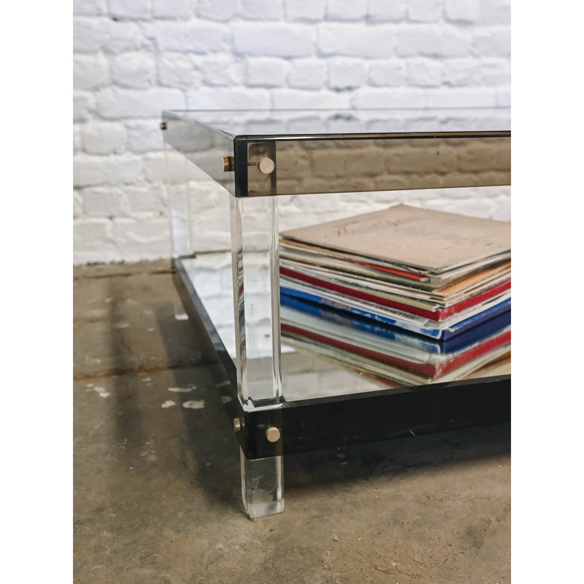 Table basse en verre et plexi Donna N°1528 - Bon état gris, DEBONGOUT