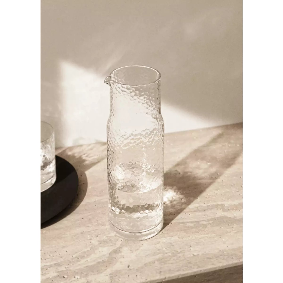 Carafe en verre martelé blanc cassé, MANGO HOME