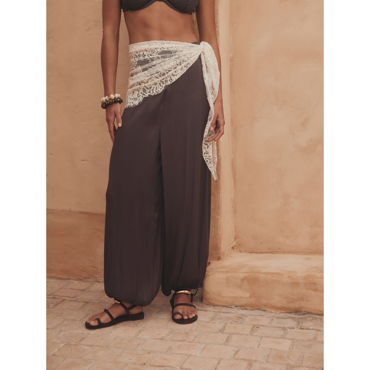 Pantalon bouffant avec foulard en dentelle marron rouille, NEXT
