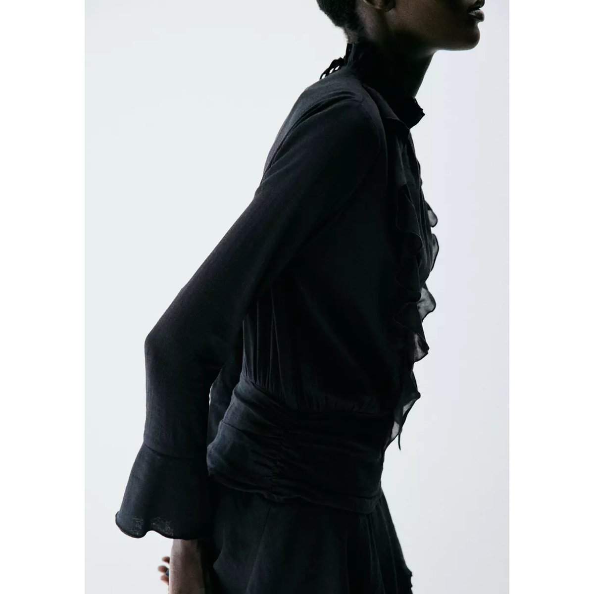 Robe fluide volants noir, MANGO