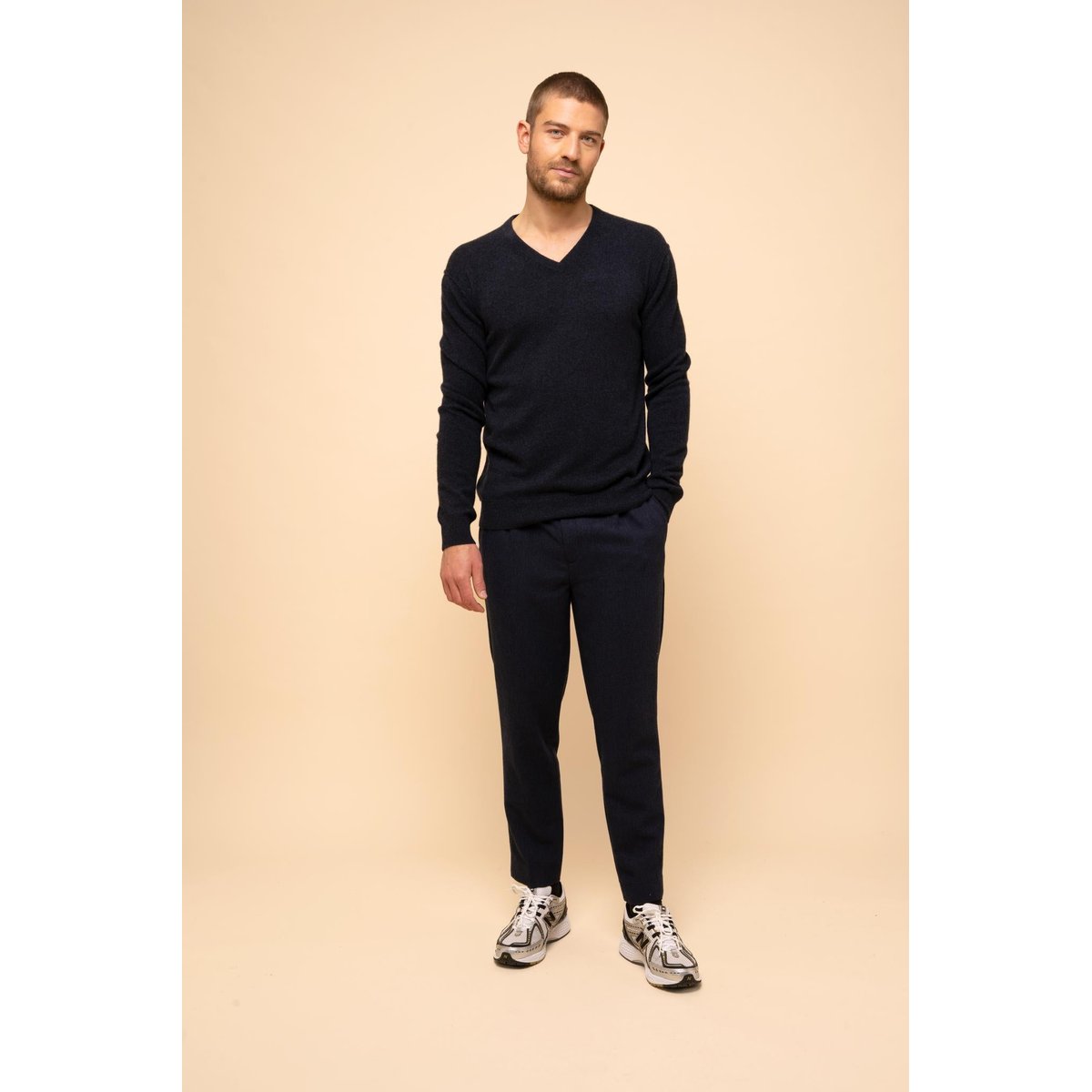 Pull Col V Caviar Tom bleu foncé, JUST CASHMERE