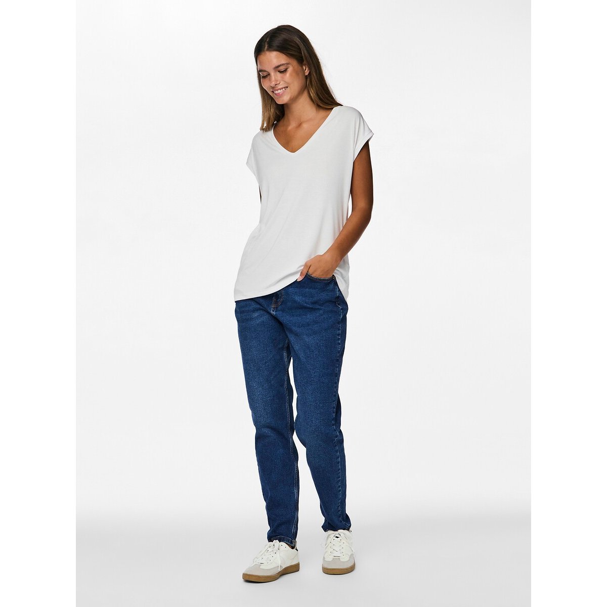V-Neck T-Shirt white, PIECES