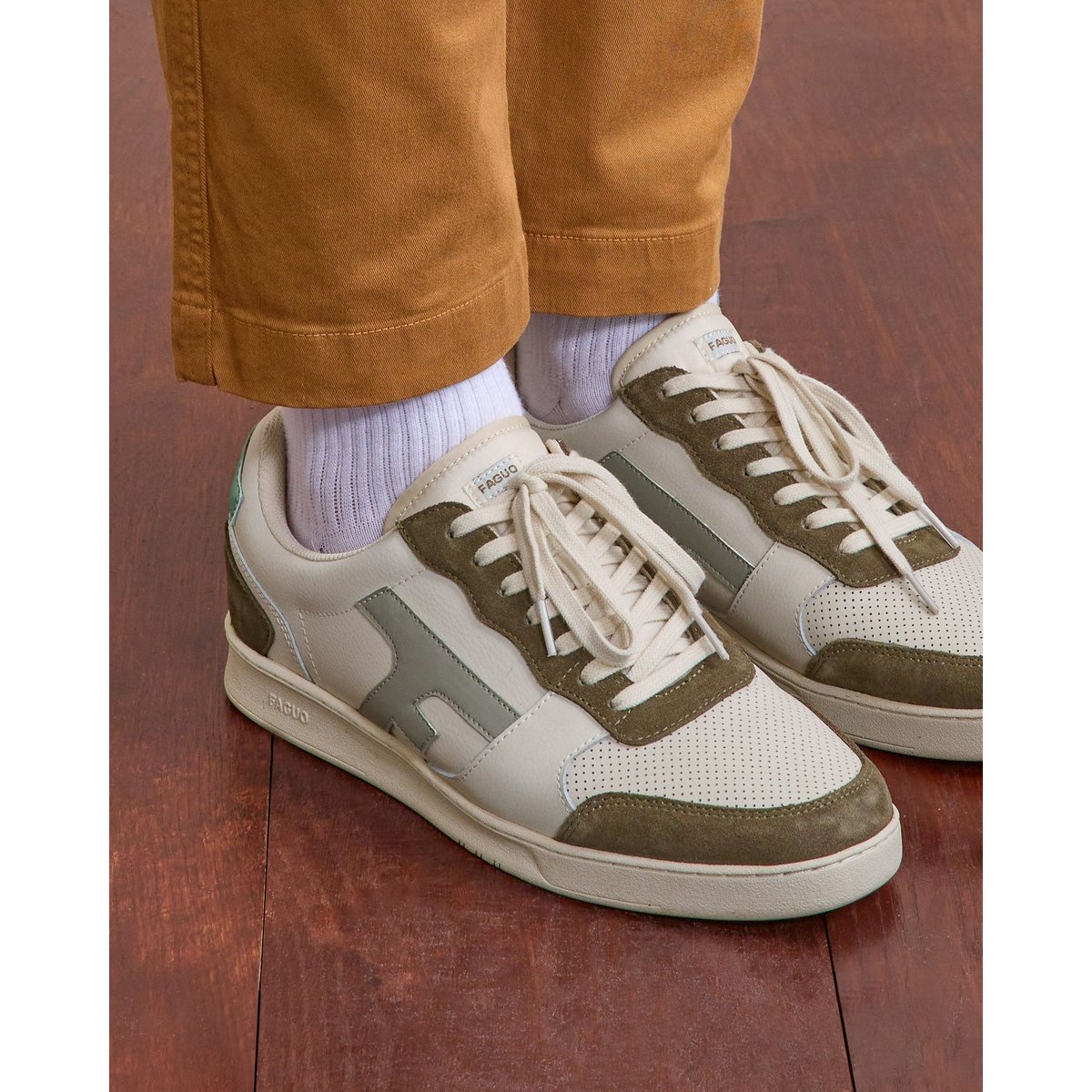 Baskets basses cuir suede HAZEL crème et marron, FAGUO