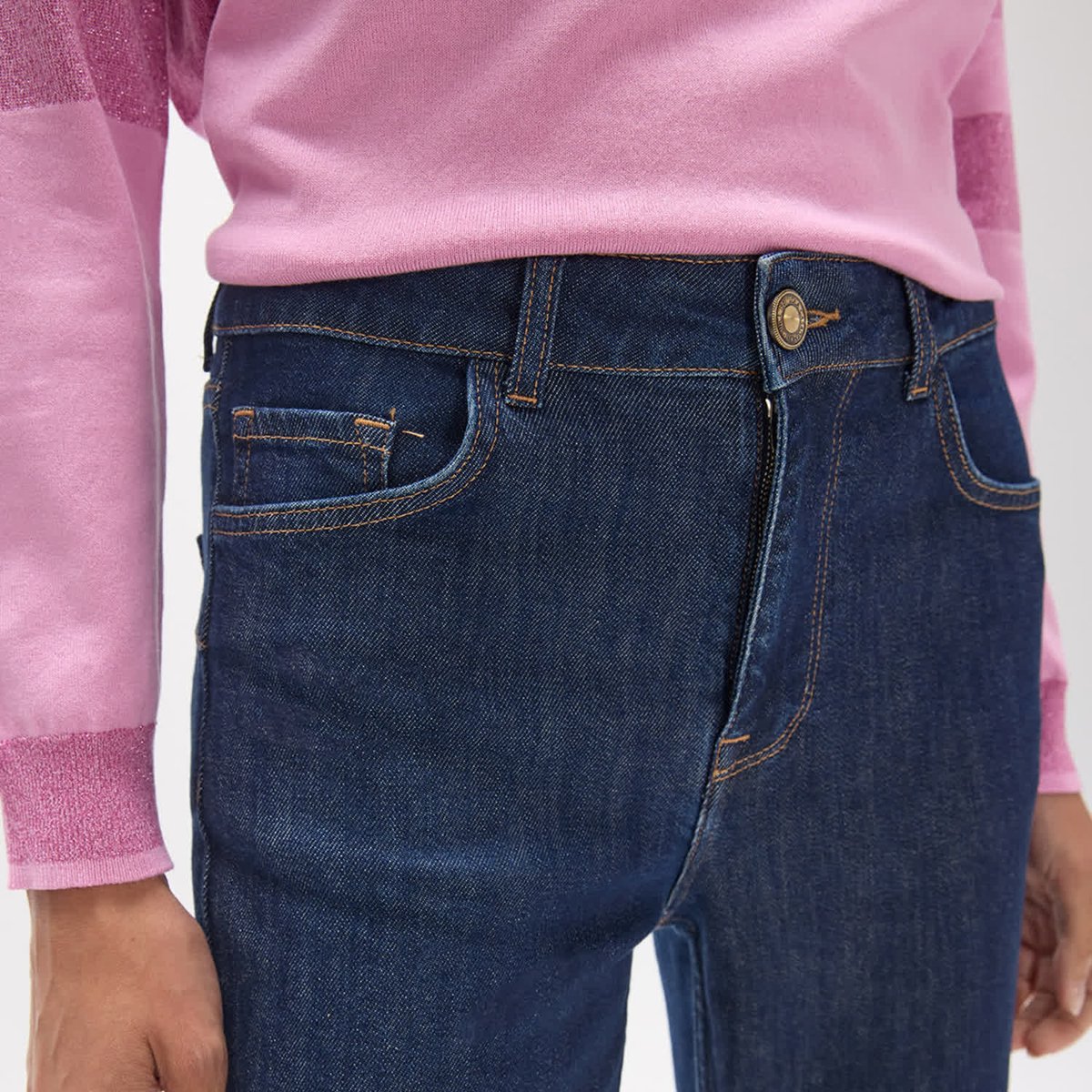 Jean bootcut à logo brodé en arrière denim bleu foncé, LOLA CASADEMUNT