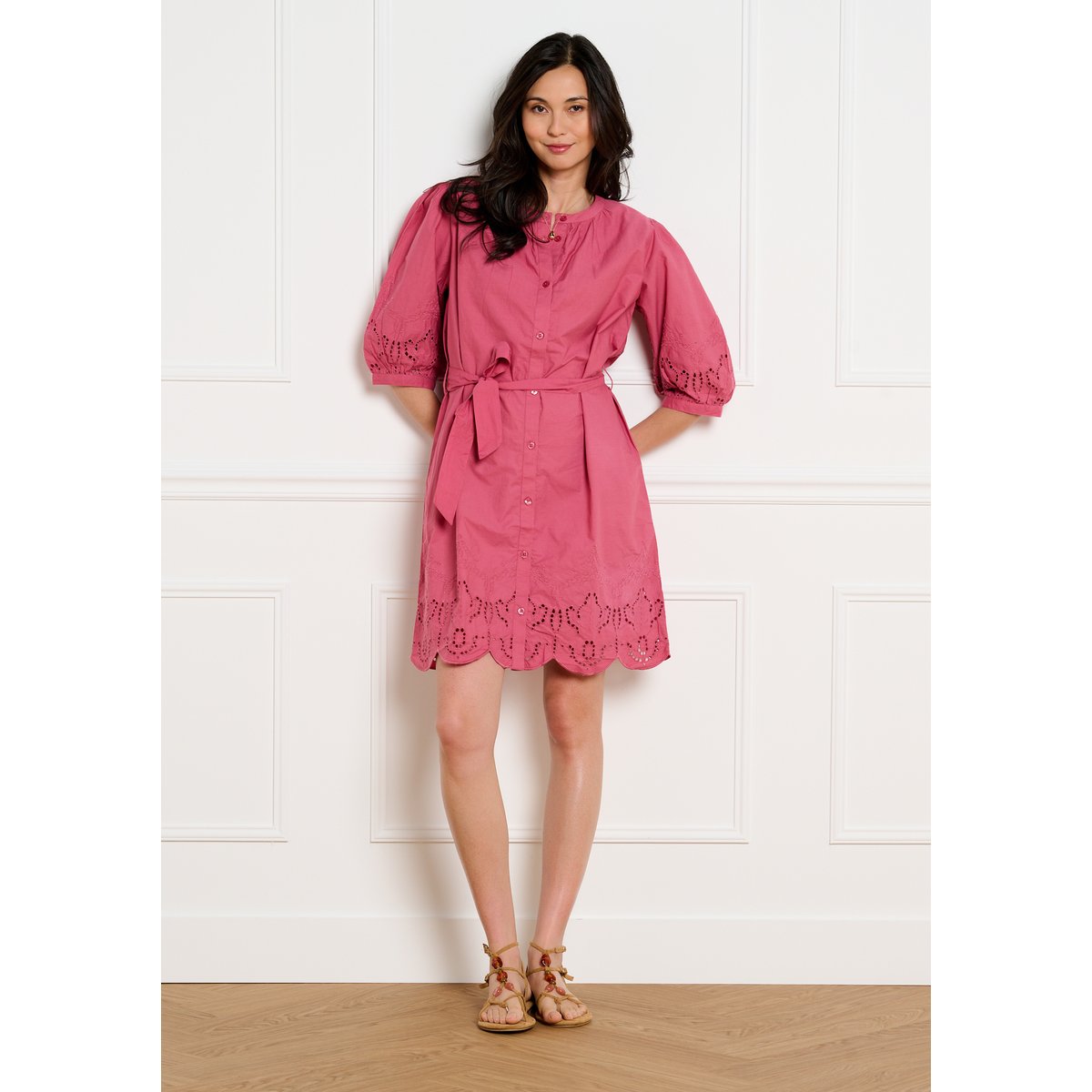Robe chemise brodée ceinturée rose, LOLALIZA