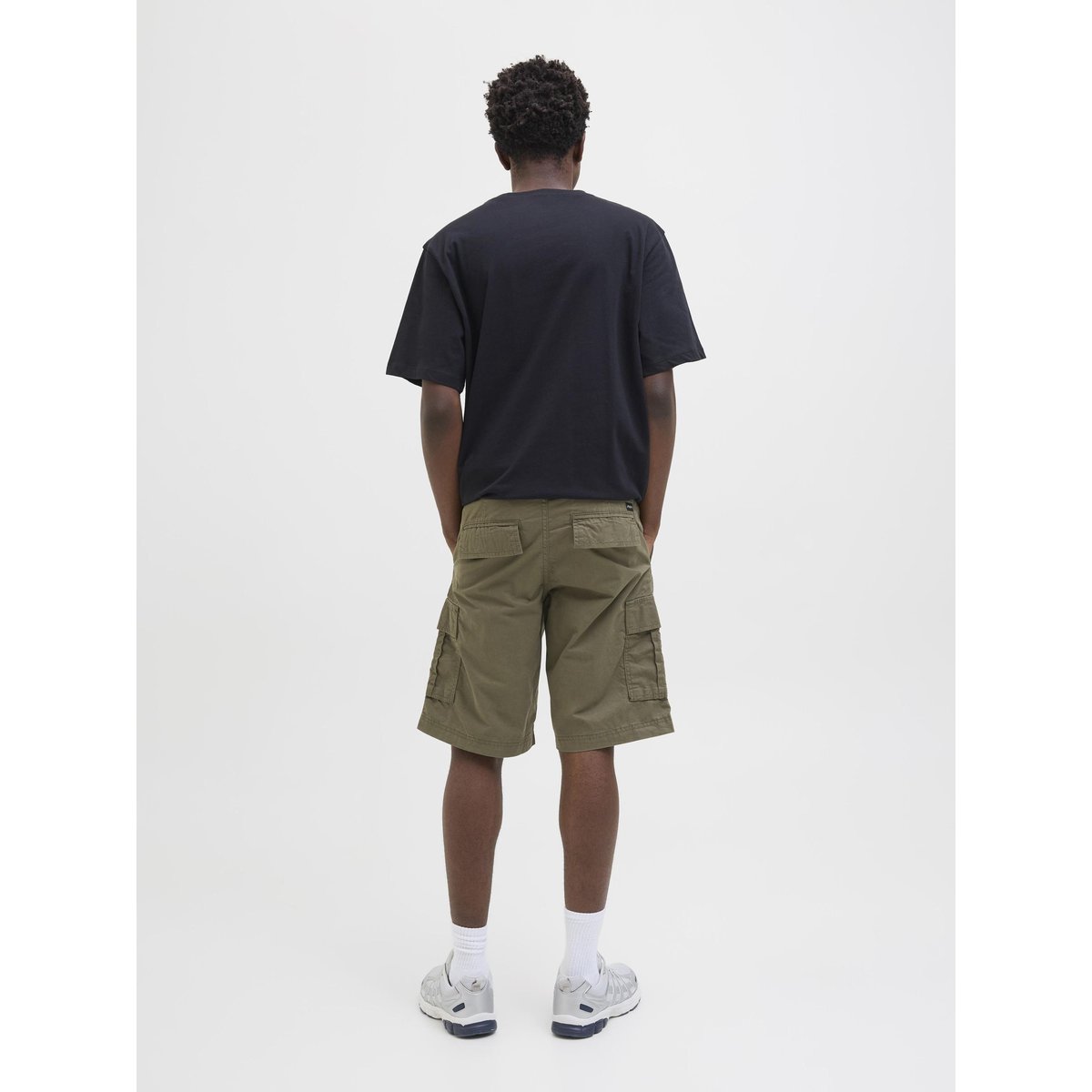 Short Cargo olive night, aprel