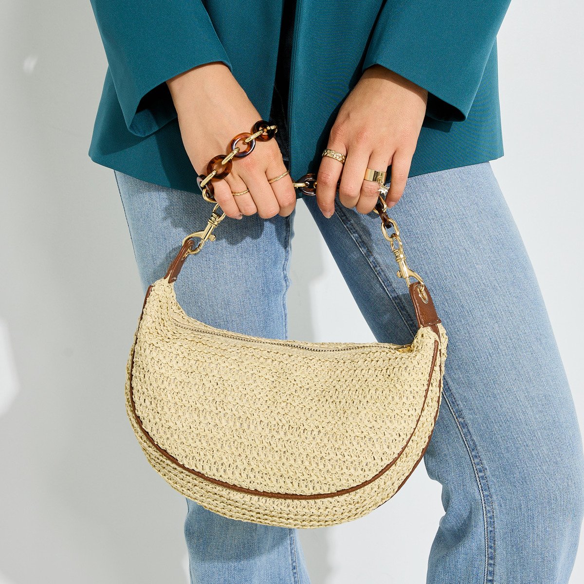 Sac forme demi-lune aspect paille marron camel, GRAIN DE MALICE
