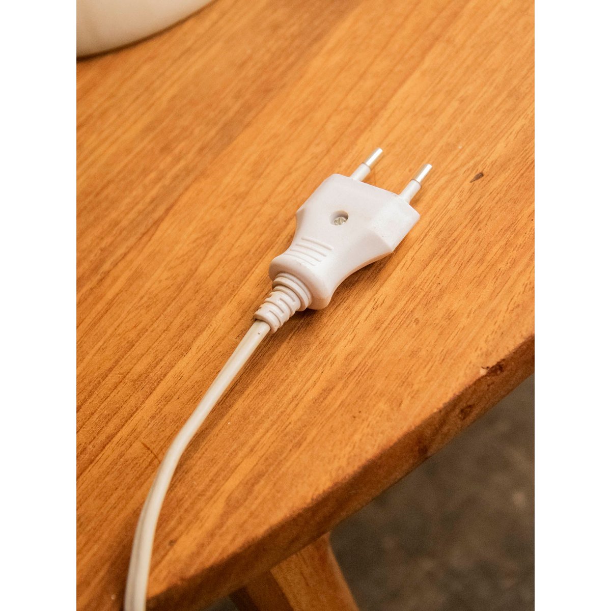 Lampe en albâtre unique Julia N°976 - Bon état blanc, DEBONGOUT