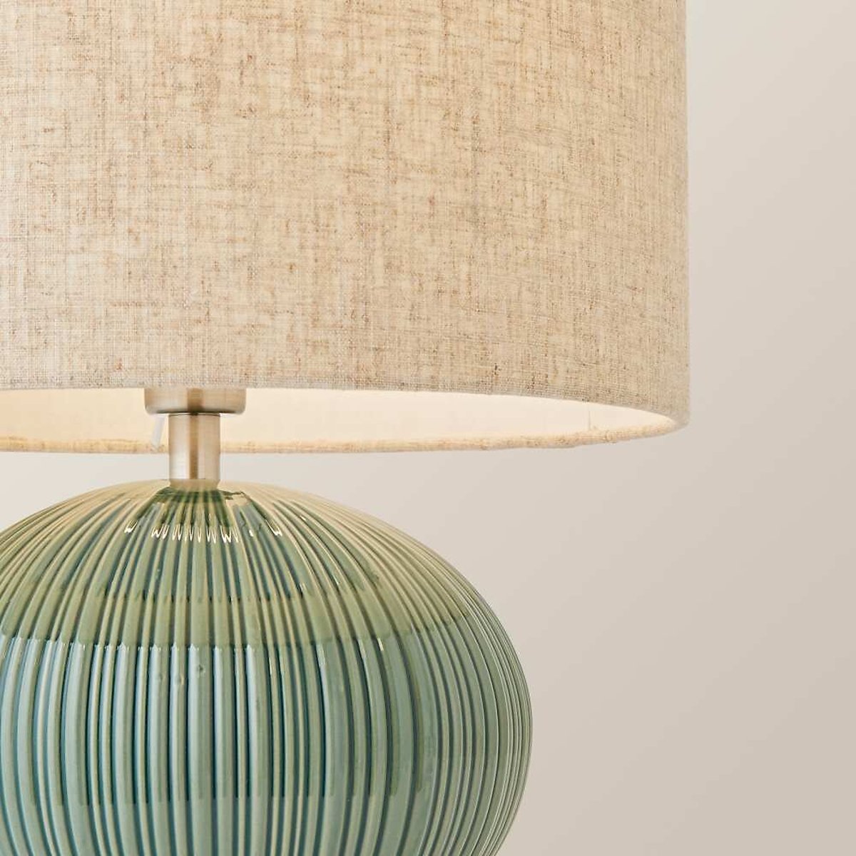 Reeva Ribbed Ceramic Table Lamp with Linen Shade green, SO'HOME