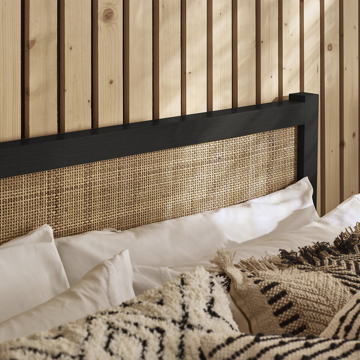 Indiya Rattan Bed black, SO'HOME