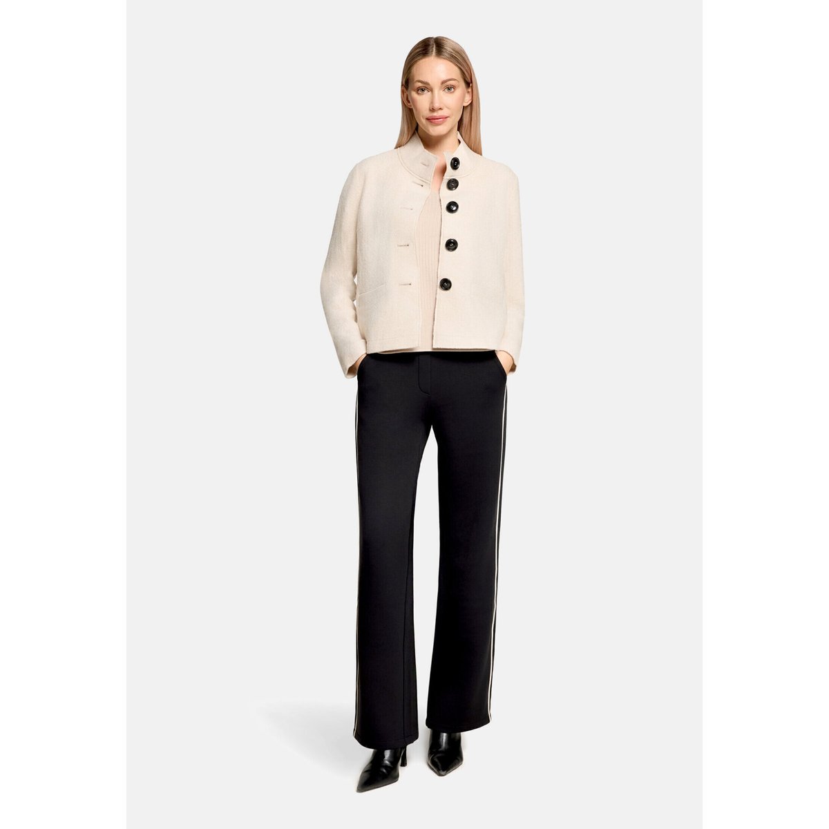 Blazer court à col droit silky beige, BETTY BARCLAY