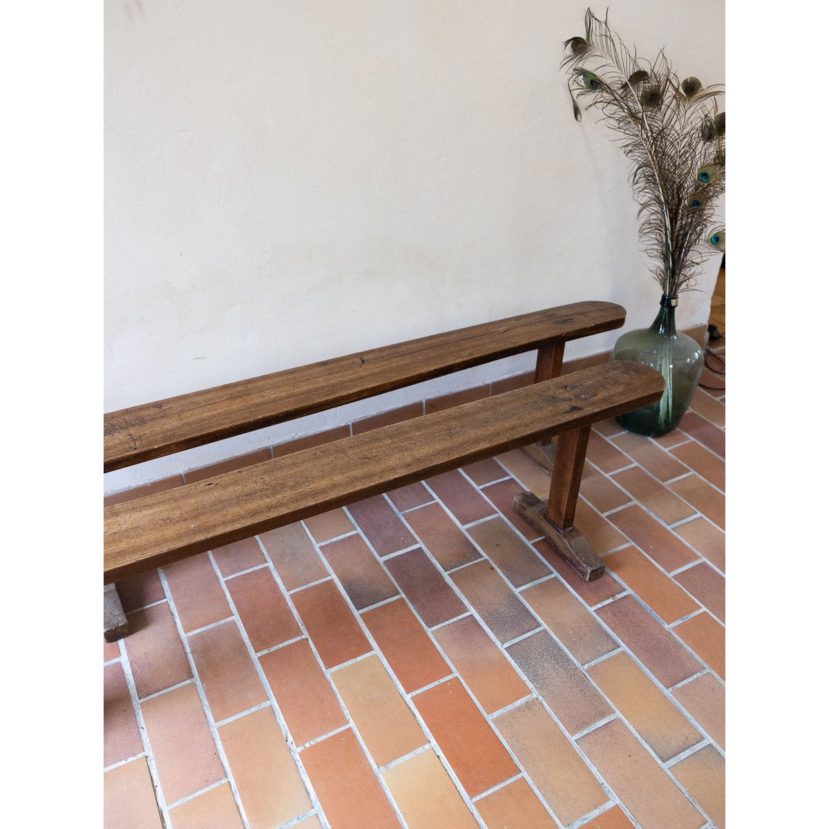 Paire de bancs brutalistes Antoine N°480 - Bon état bois foncé, DEBONGOUT