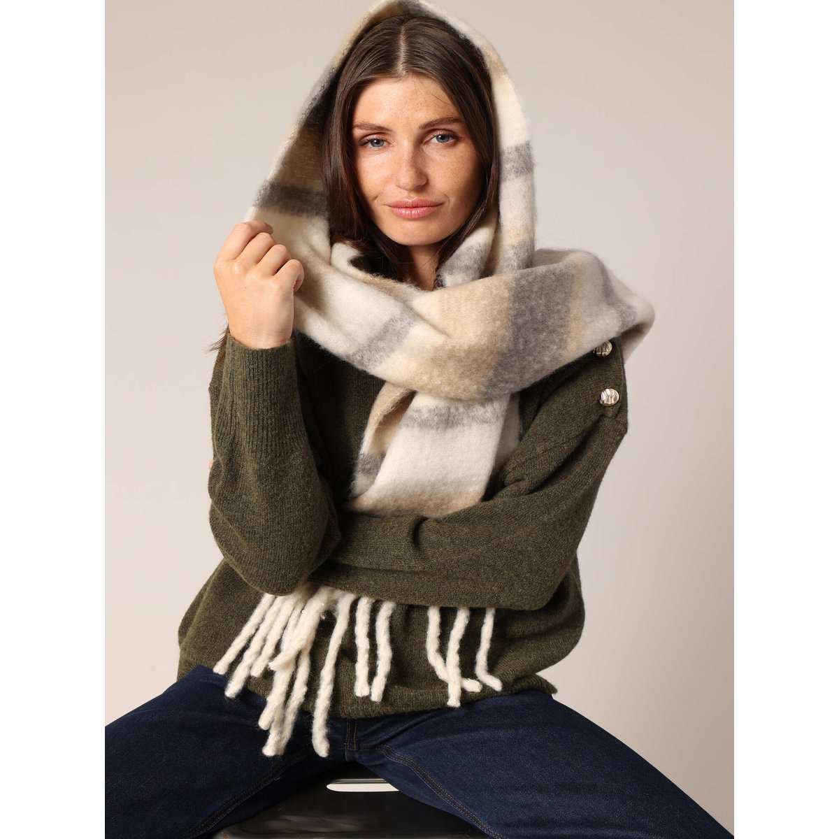 Écharpe oversize finie avec des franges épaisses ALOVA beige, DEELUXE