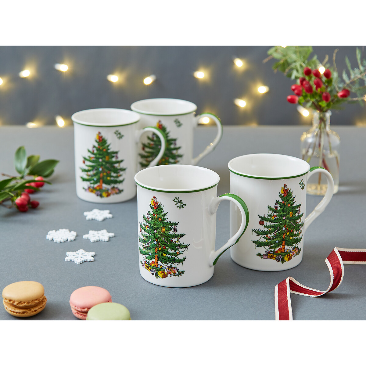 Set of 4 Christmas Tree Mugs in 340ml white, SPODE