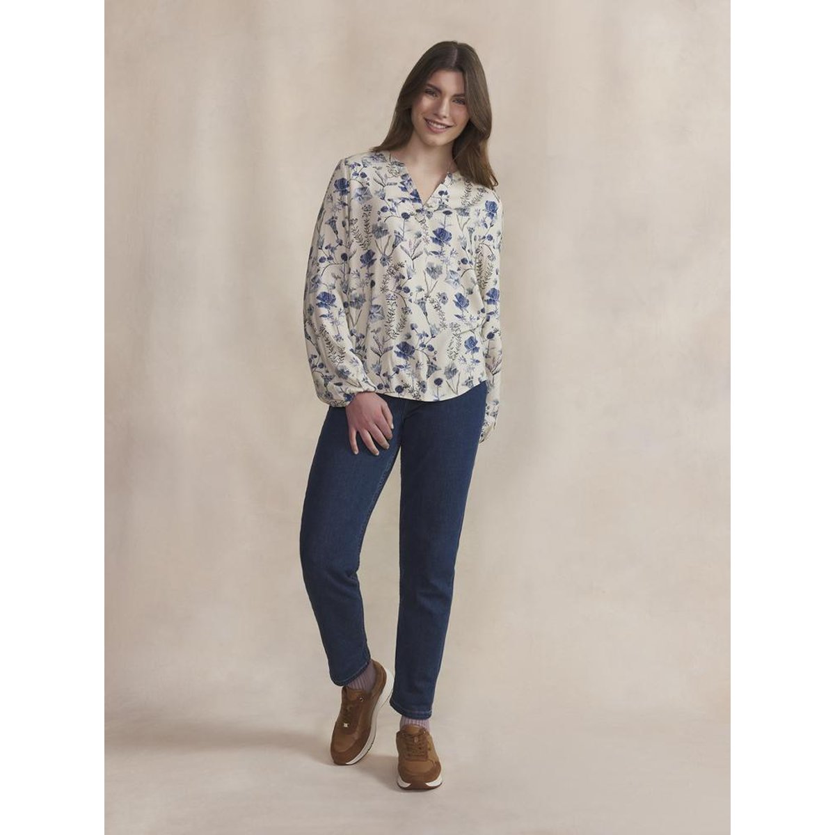 Blouse encolure ronde avec fente NOEMAMIS beige, TBS