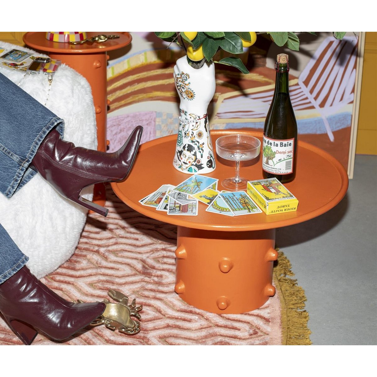 Table de salon originale en aluminium - PINCH ME orange, ZUIVER