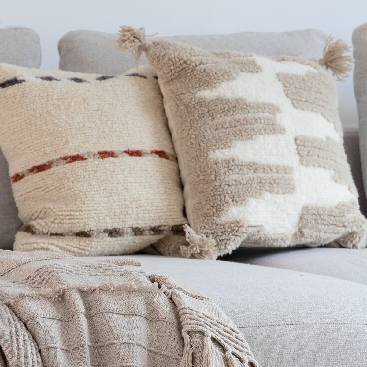Coussin avec housse en laine Zagros NOMAD sable, naturel, LORENA CANALS