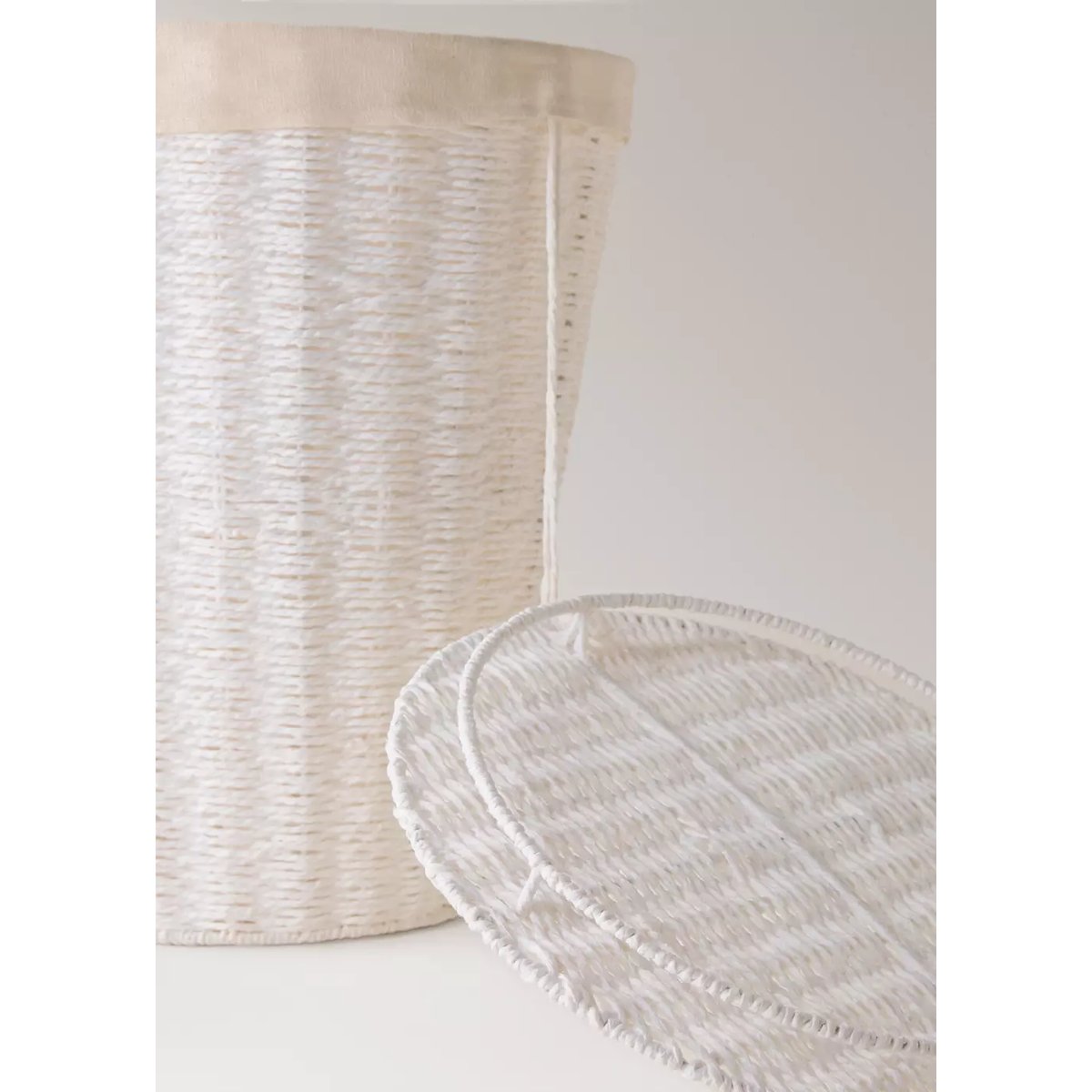Grand panier à linge en papier tressé rond blanc, MANGO HOME
