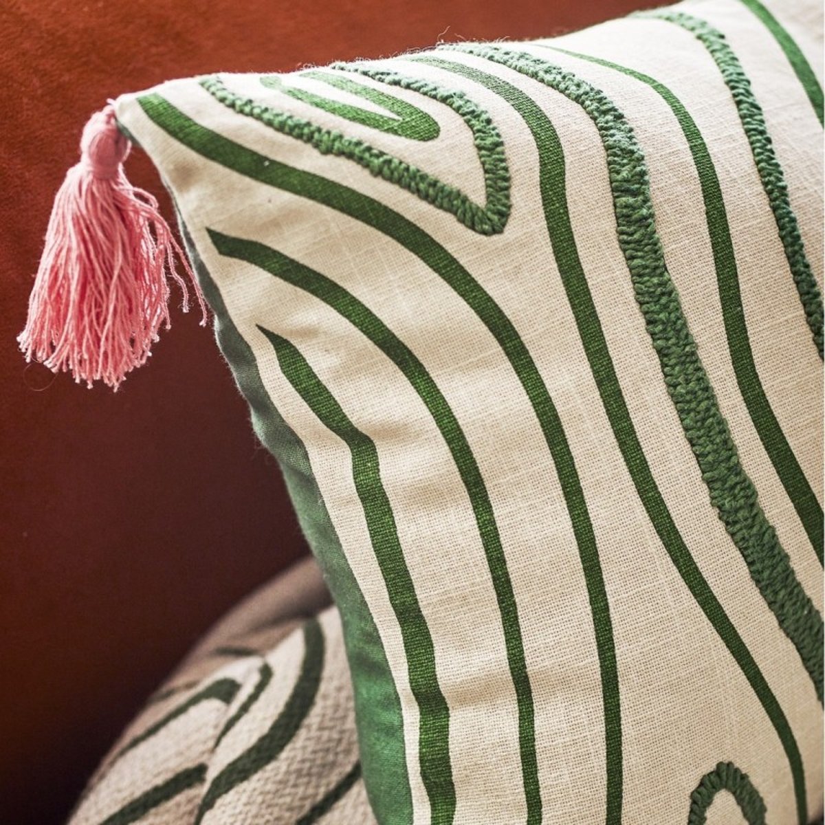 Coussin de salon graphique WOODSBY vert, BLOOMINGVILLE