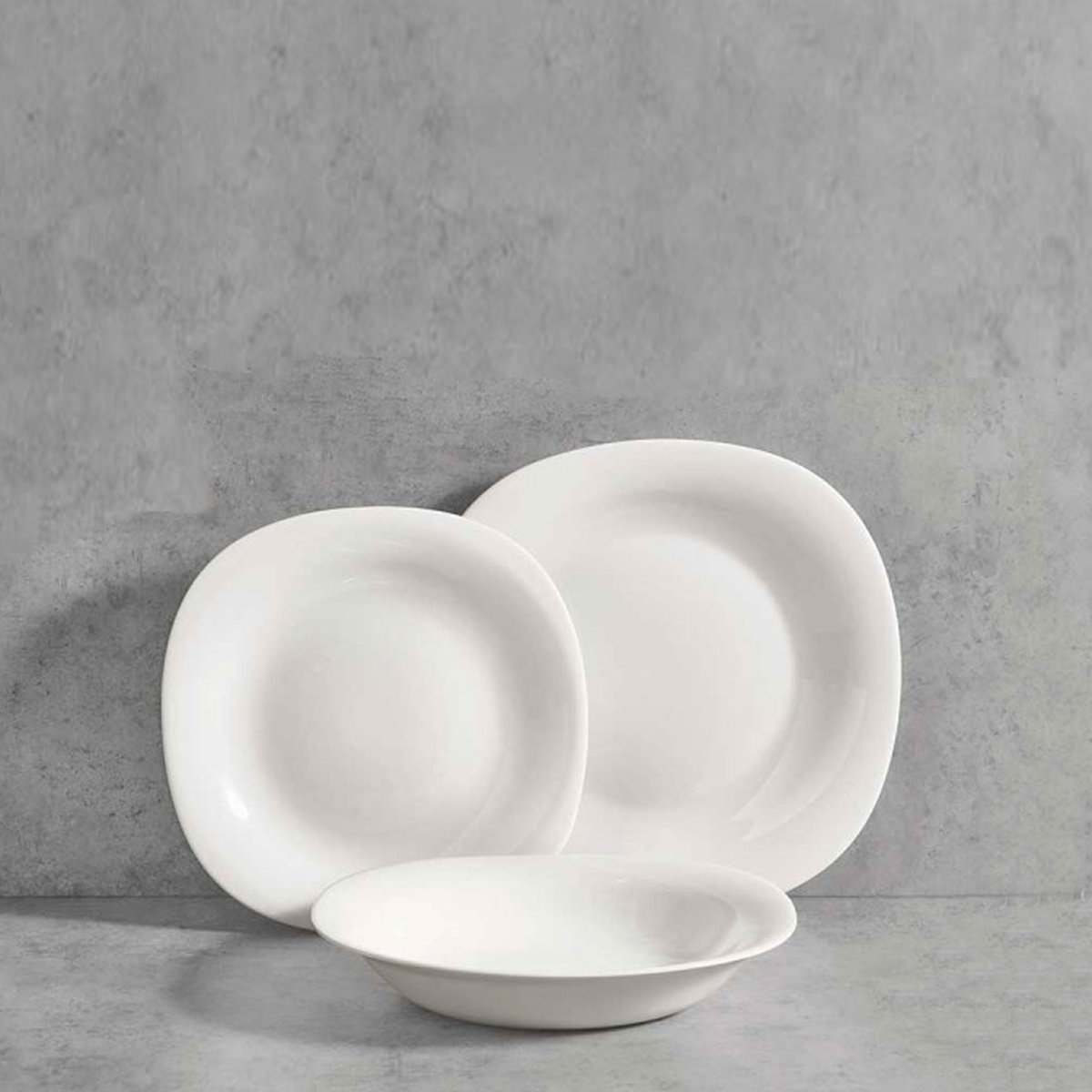 Service de 18 assiettes en verre opale blanc: plates, creuses et à dessert blanc, WADIGA