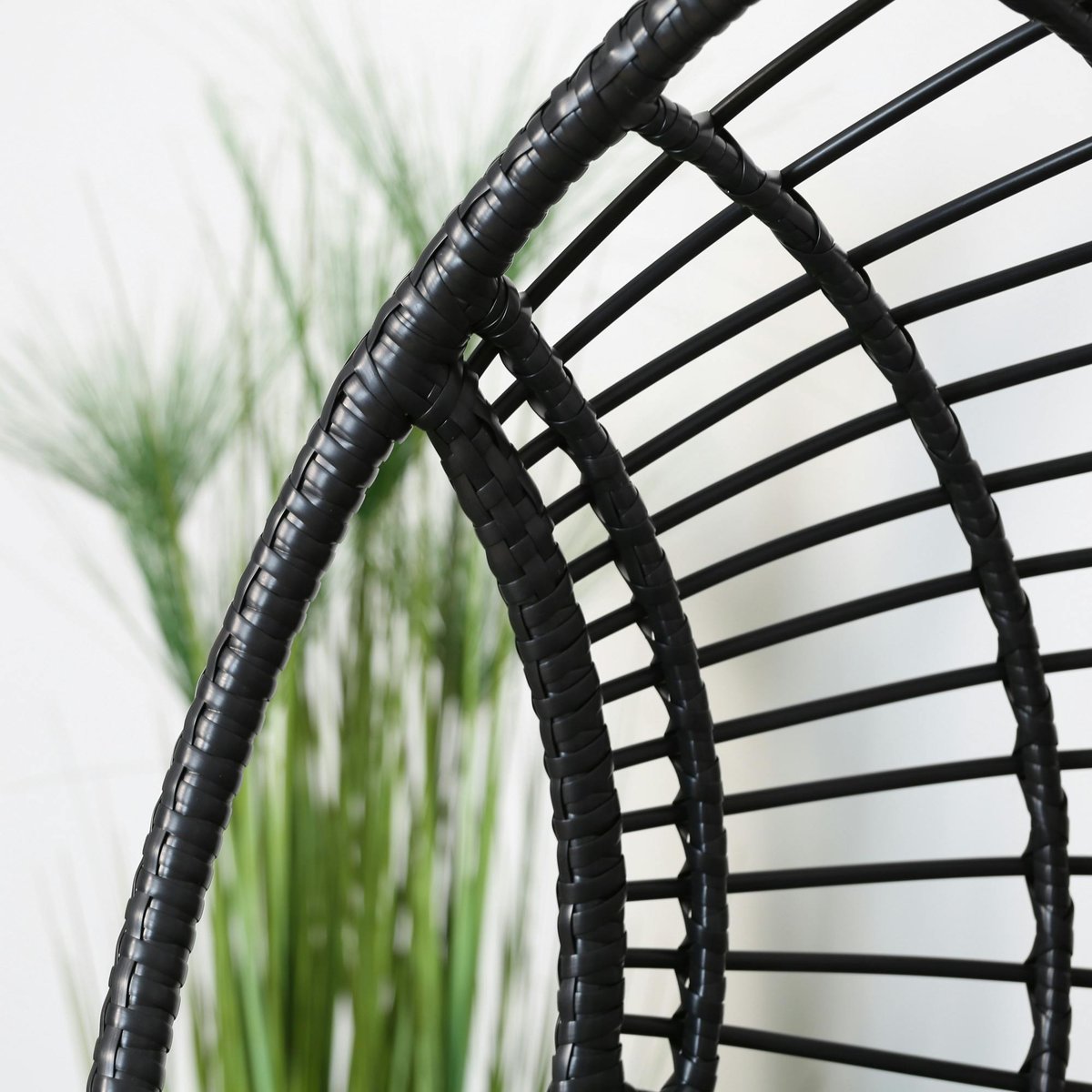 Fauteuil oeuf suspendu en résine SOUTH BEACH noir, PIER IMPORT
