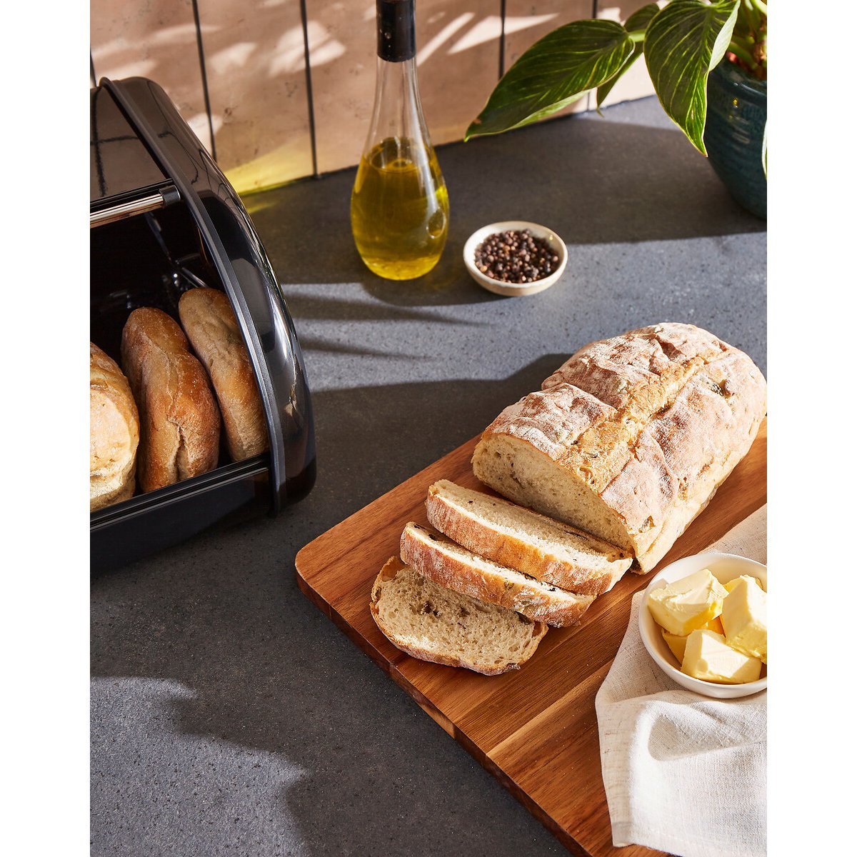 Equip Compact Bread Bin black, MORPHY RICHARDS