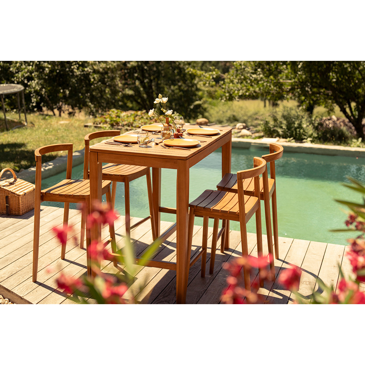 Table haute de jardin rectangulaire en bois teck massif L120 cm GILI couleur unique, MILIBOO