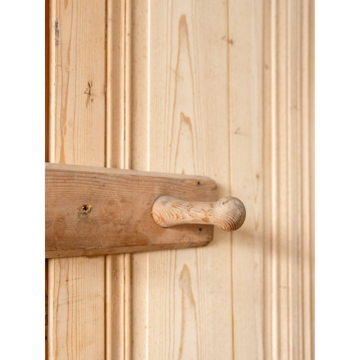 Porte-manteau mural en bois Max N°414 - Bon état bois clair, DEBONGOUT