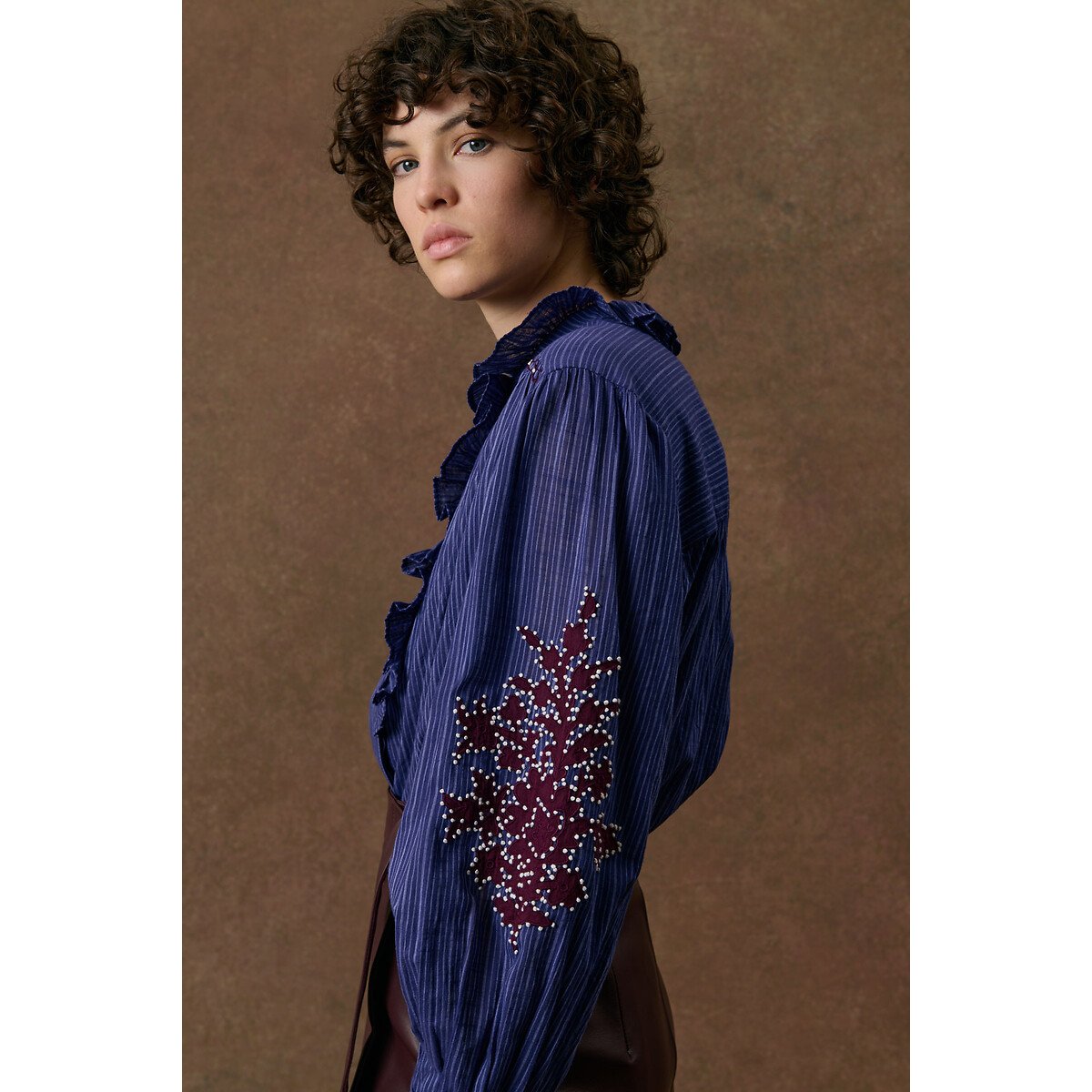 Blouse brodée à col volanté et rayures, CORA marine, LOUISE MISHA