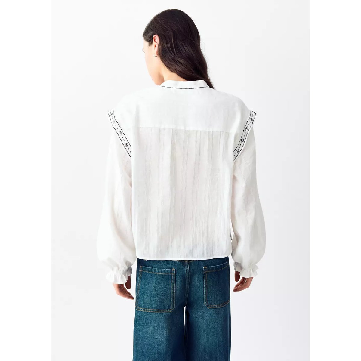 Blouse à col officier avec détails brodés blanc cassé, MANGO TEEN