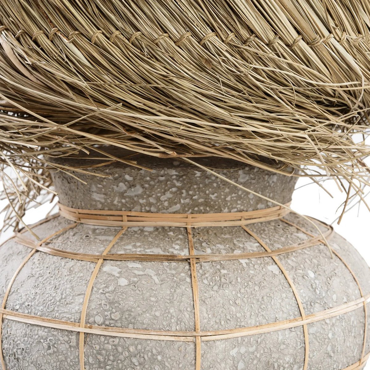 Lampe de table en terre cuite et herbe LIPSI béton naturel, BAZAR BIZAR