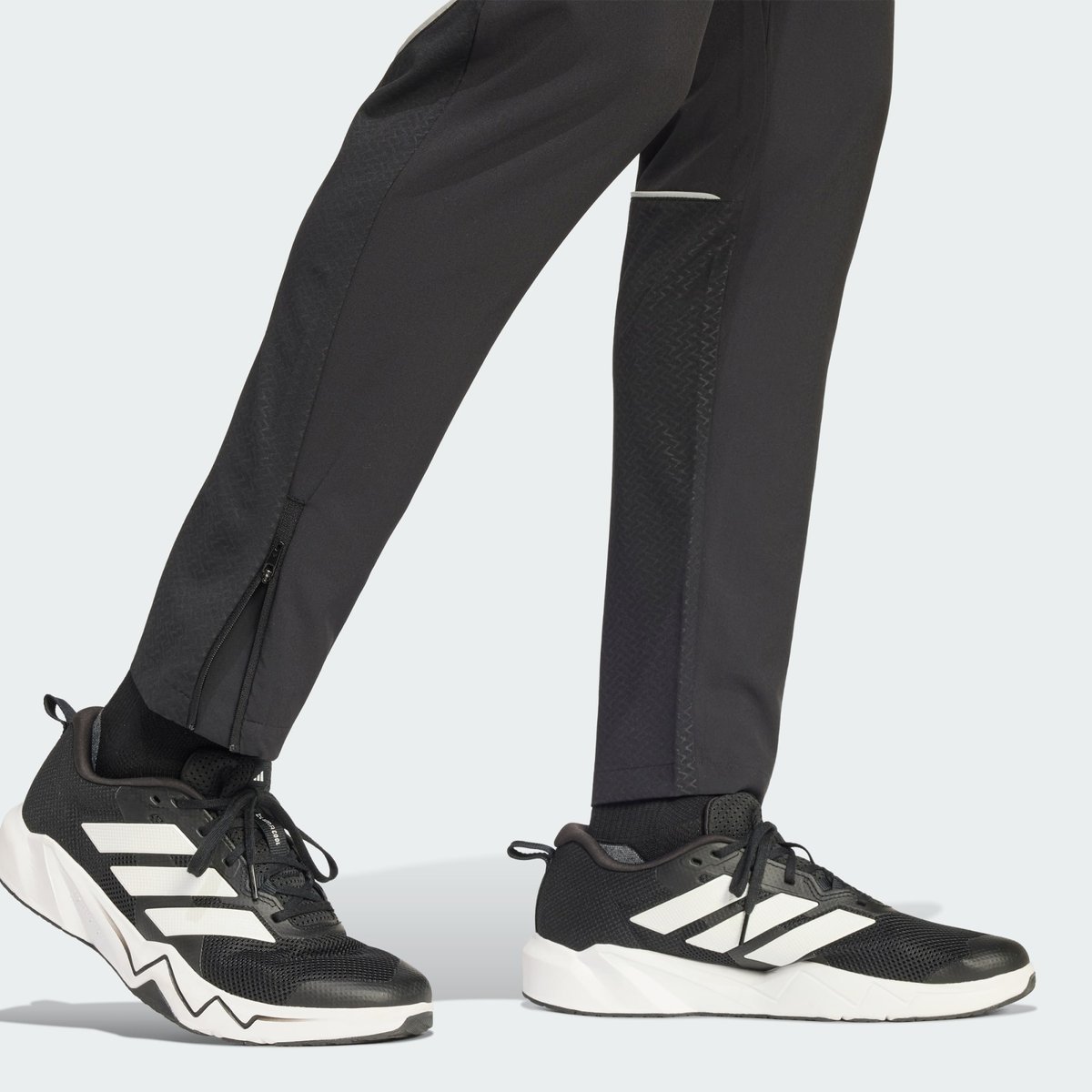 Pantalon De Survêtement Coupe Slim Tech Apparel Pantalon De Survêtement Coupe Slim Tech Apparel black, adidas Performance