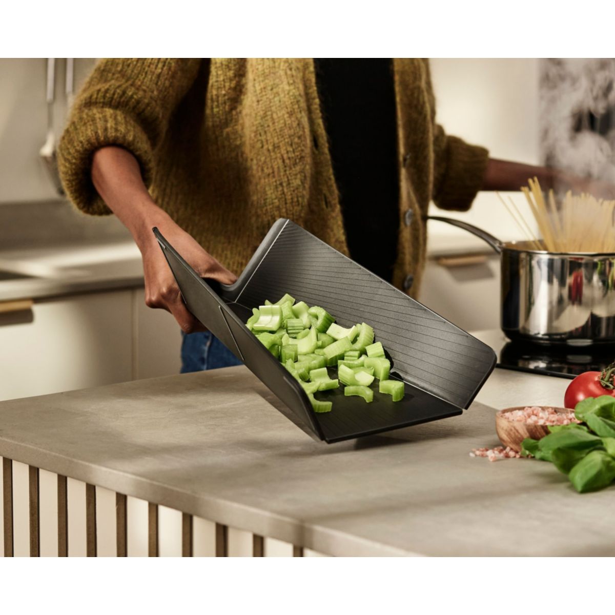 Planche à découper Chop2pot Plus Regular noir noir, JOSEPH JOSEPH