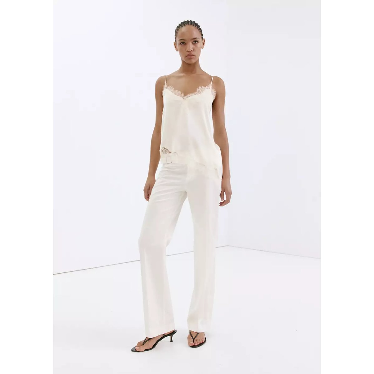Top lingerie dentelle asymétrique ivoire, MANGO