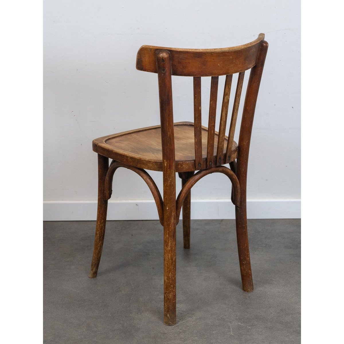 Lot de 4 chaises en bois Luterma Claude N°1365 - Bon état bois foncé, DEBONGOUT