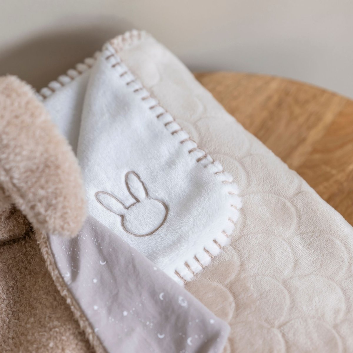 Couverture Supersoft Wavy beige, blanc, NATTOU