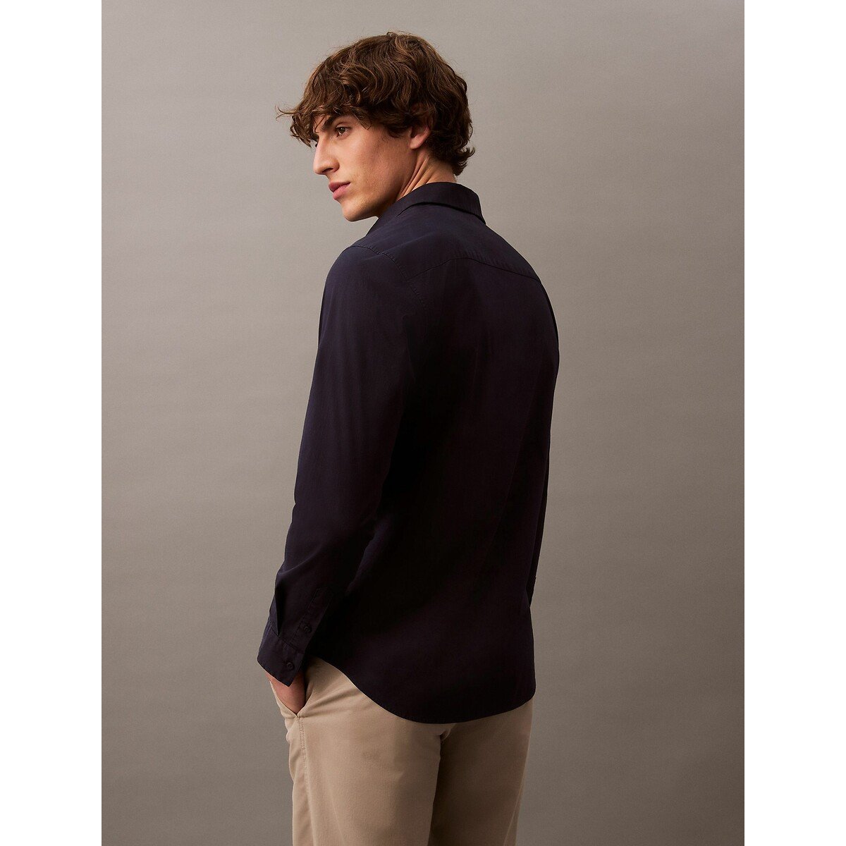 Camisa de mangas compridas de corte justo marinho, CALVIN KLEIN