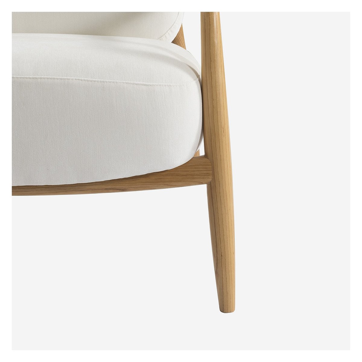 Fauteuil en tissu et bois massif VELIKA crème, HABITAT