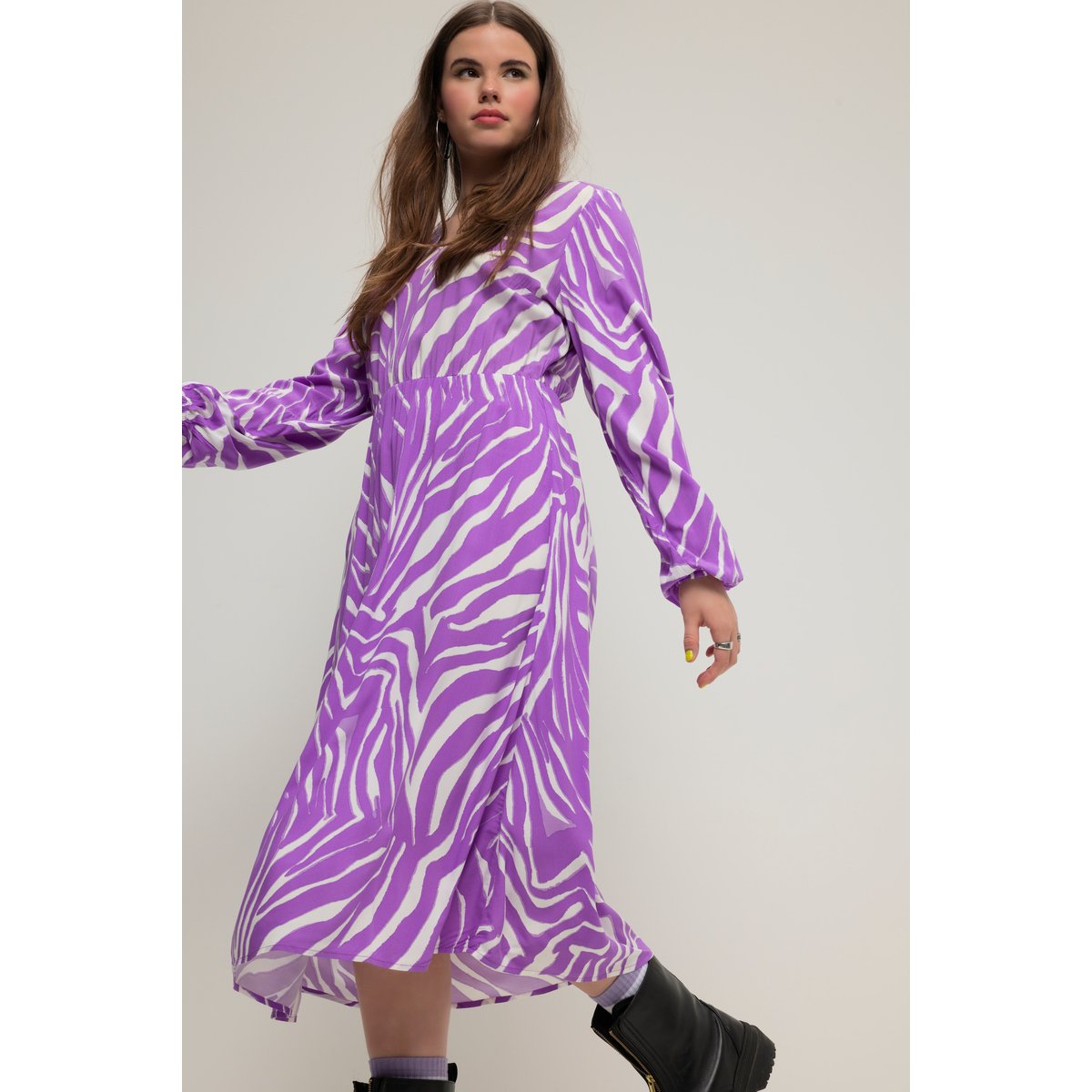 Robe midi trapèze à imprimé zébré. Décolleté lavande, STUDIO UNTOLD