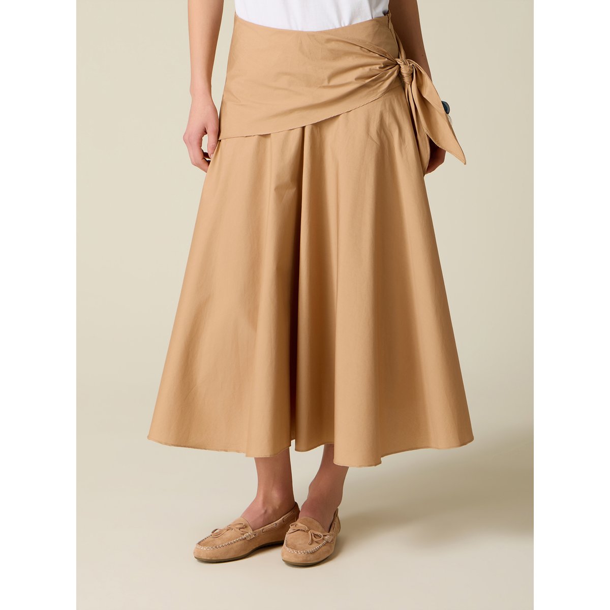 Jupe trapèze avec nœud beige, OLTRE