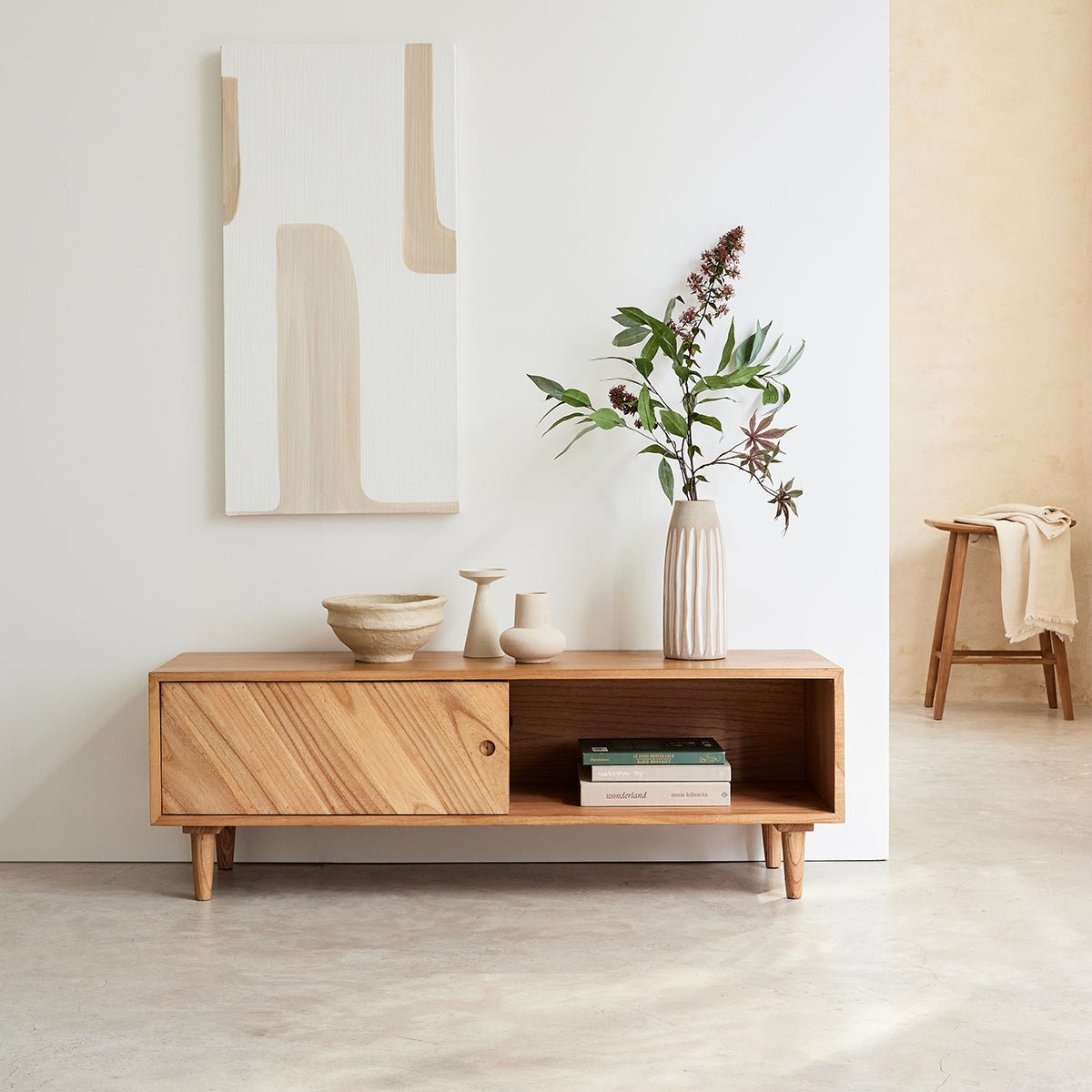 Meuble TV en bois massif 135 cm 2 portes PACÔME naturel, BERAH GETAH