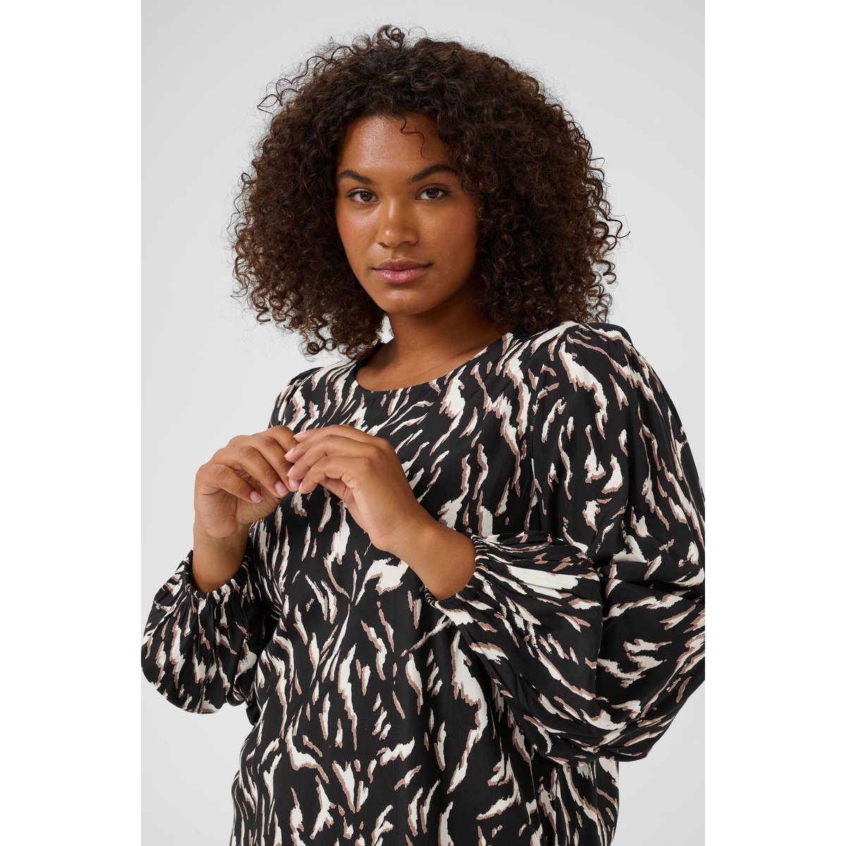 Blouse à manches longues noir/marron animalier, KAFFE CURVE