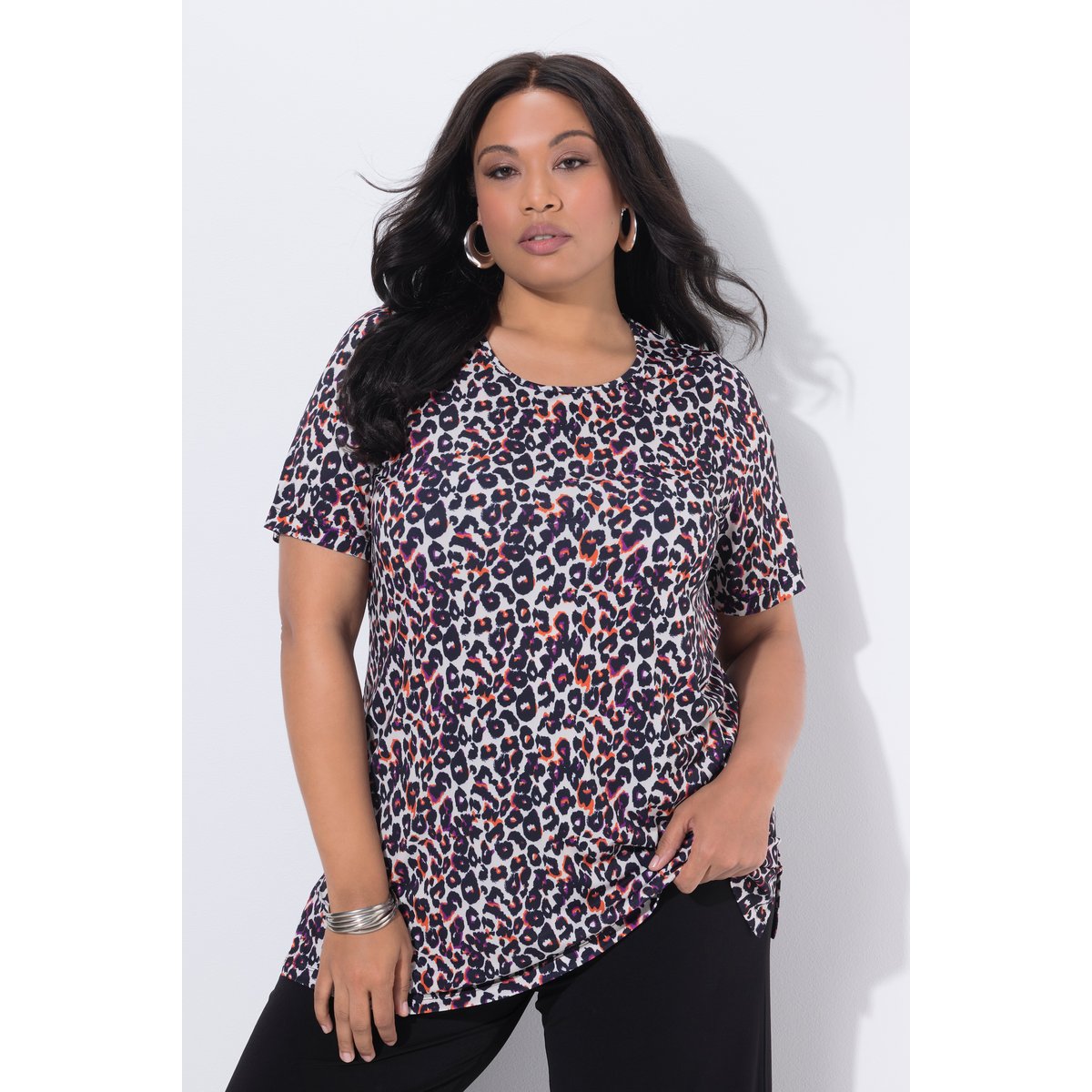 T-shirt long dans un imprimé léopard mastic foncé, ULLA POPKEN